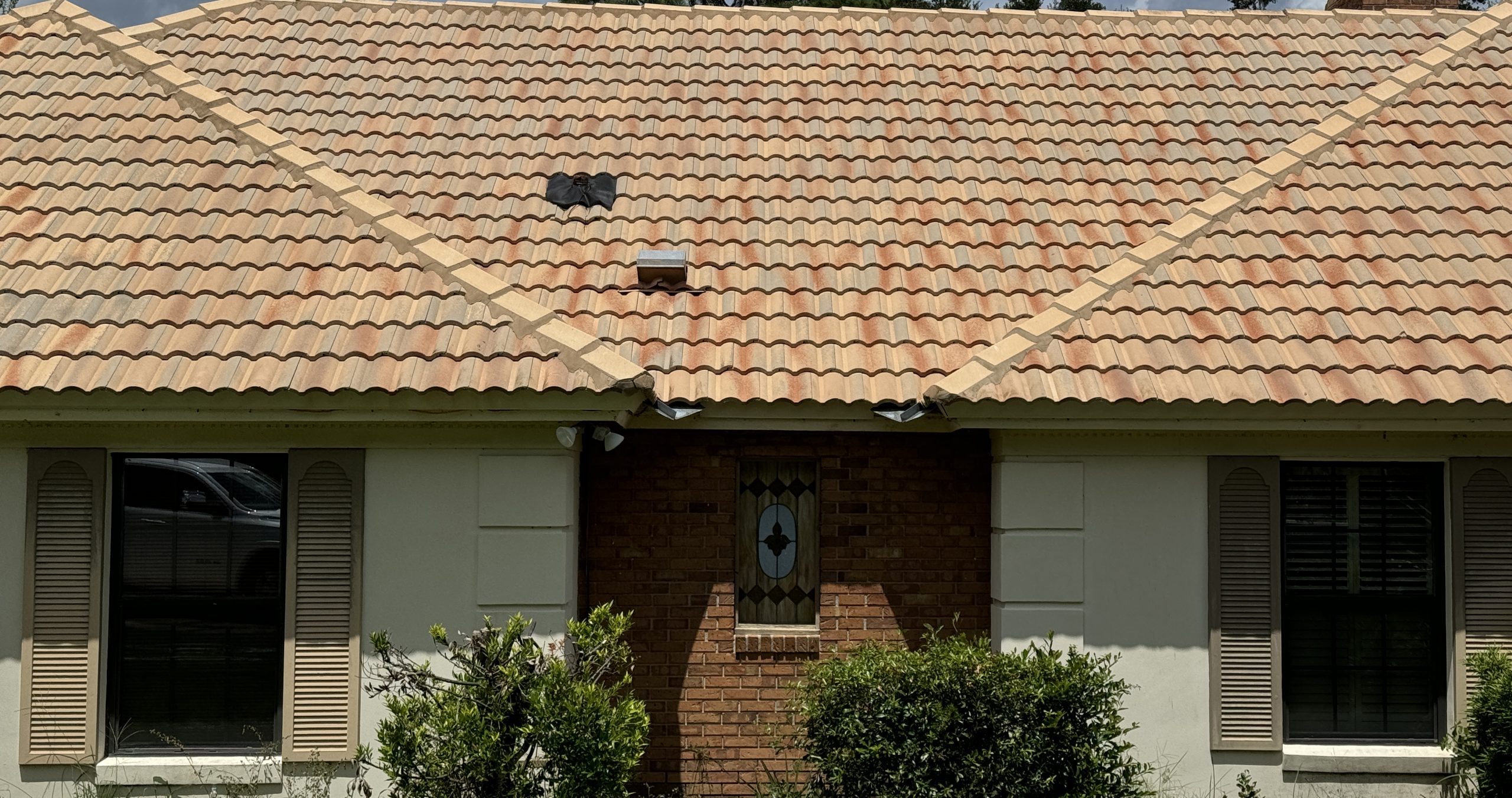 Soft Wash Transformation Unveiled in Sweetwater Club, Wekiva Springs - After